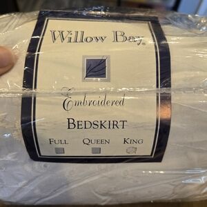 King Size White Embroidered Bedskirt Nwt